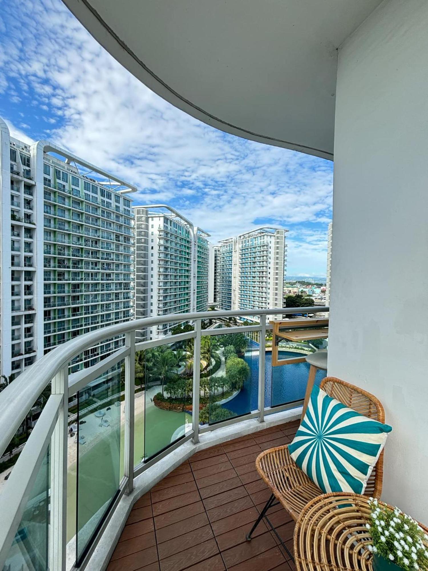 The Mermaid&Butterflies of Azure Manila Exterior foto